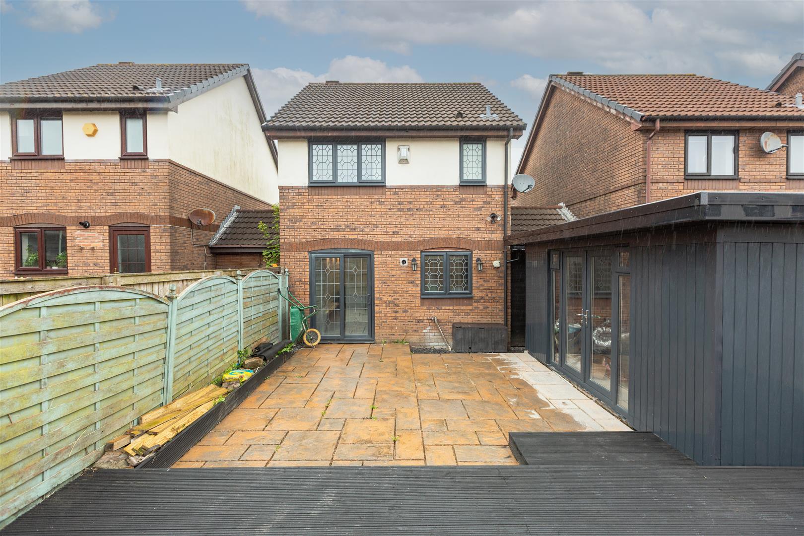 Carmarthen Road, Cwmdu, Swansea, SA5 8LL